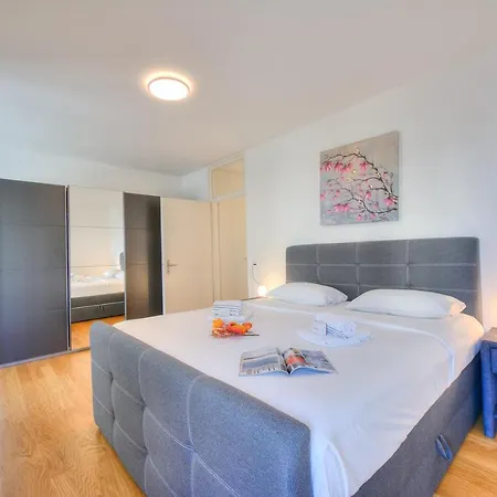 Locarno Place Apartment