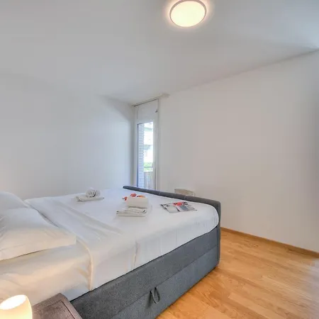 Locarno Place