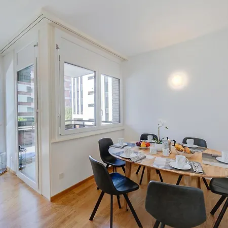 Locarno Place Apartment *